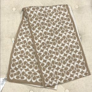 Coach scarf wool